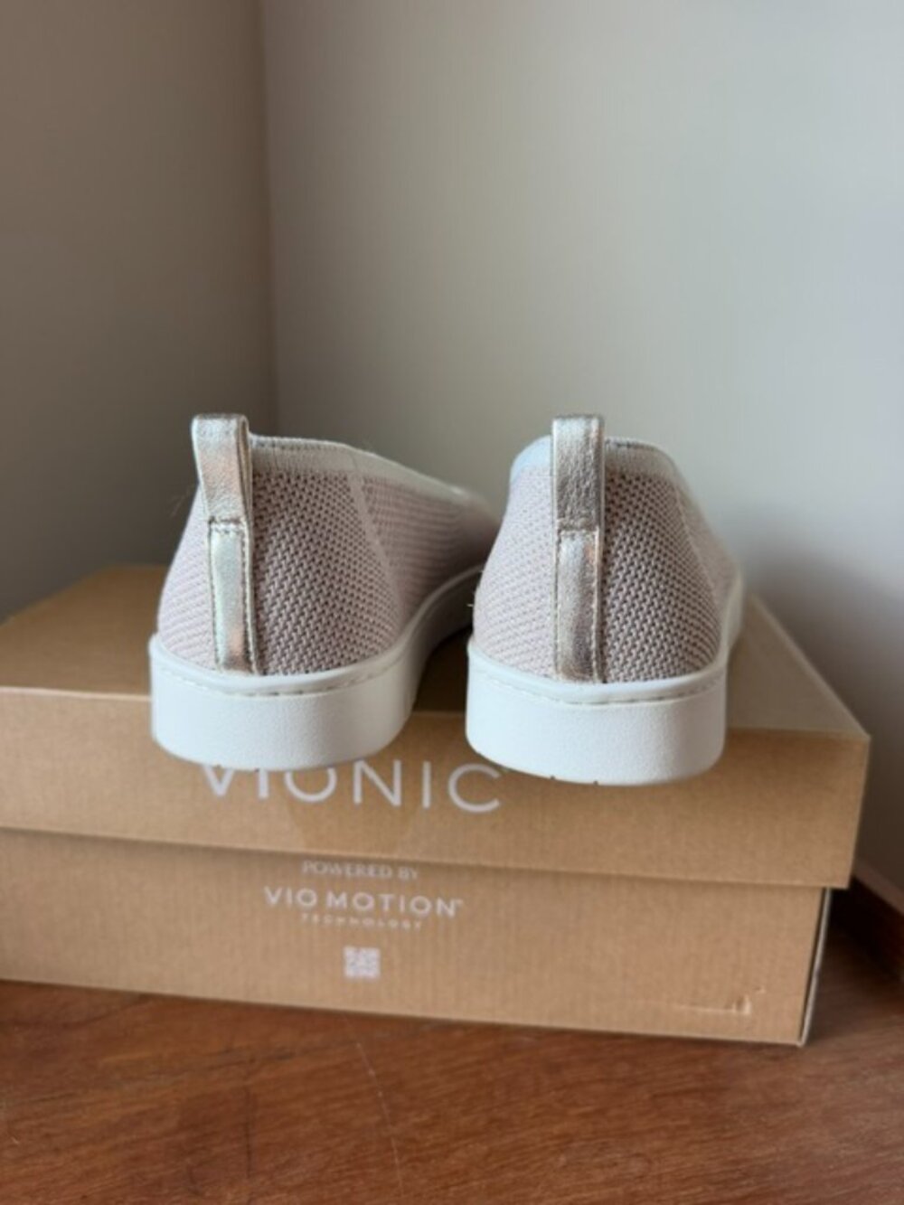 Vionic Skimmer Flat - Picture 5 of 12